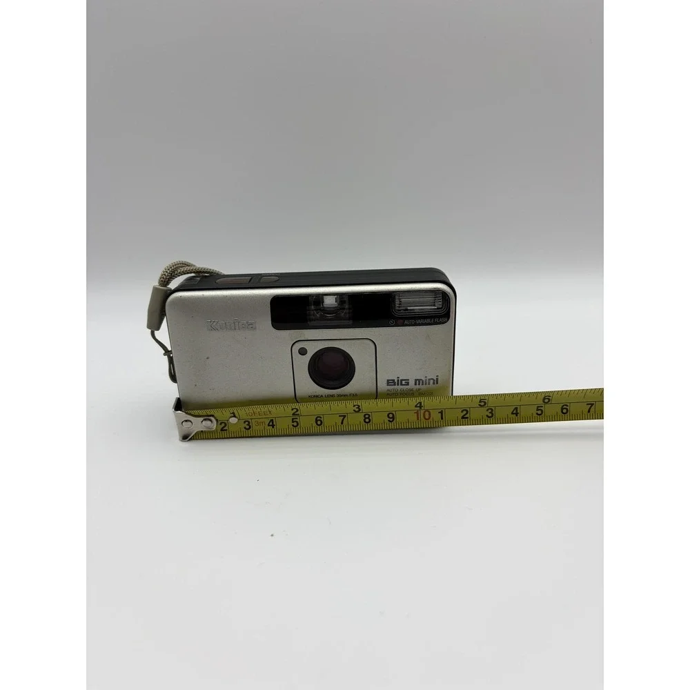 Vintage Konica Big Mini BM-201 35mm Film Camera Point Shoot Flash Japan Silver
